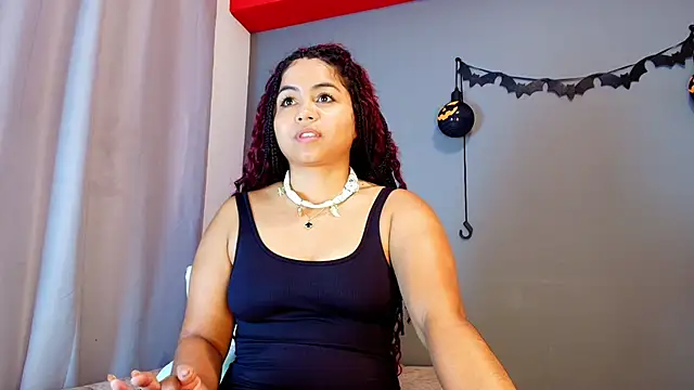 jade_brunnette
