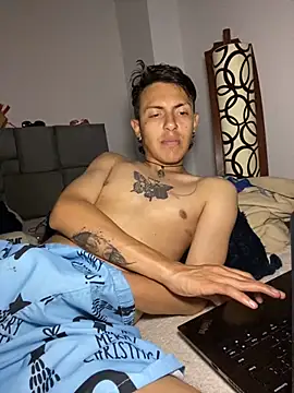 NaytonFreeman live cam screenshot male from Colombia on Bagaboante — Live Sex Chat & Cams
