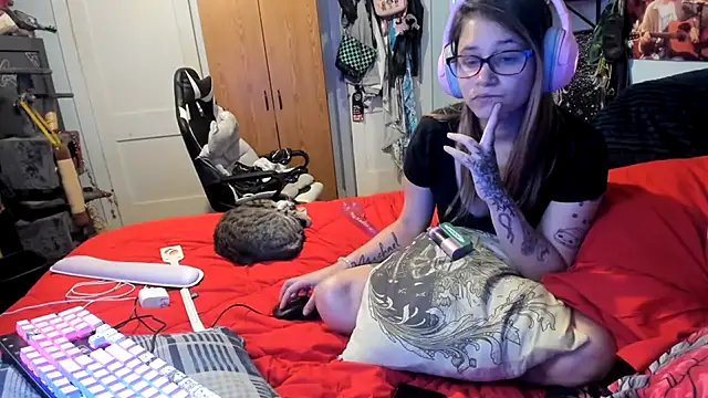 Youraveragenextdoorgirl