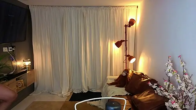 connievarela - ConnieVarela's free webcam - UK Sex Cams