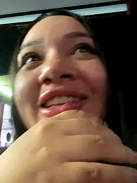 QueenYumi from StripChat is Freechat