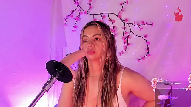 chubbyzoe - ChubbyZoe's free webcam - UK Sex Cams