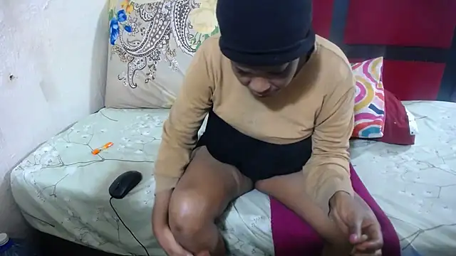 MaximTease24