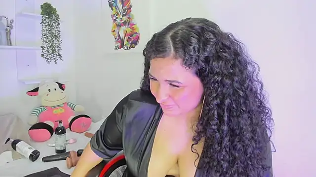  alicia_press chat room