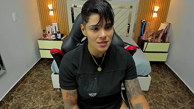 KAROLLJONES1