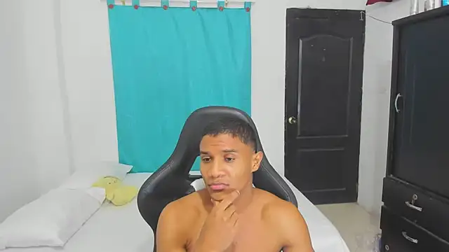corzoethan - Corzoethan's free webcam - UK Sex Cams