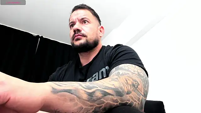 musclemonster31 (Ask my age) - cym show