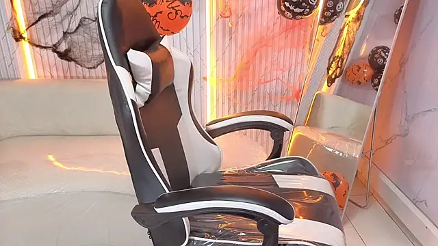 Megan_box_tp