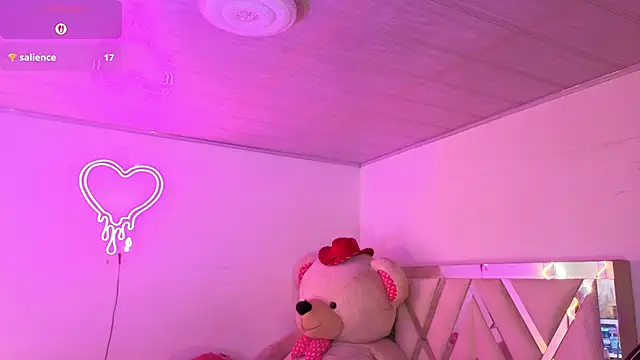Laylafoxy_tay