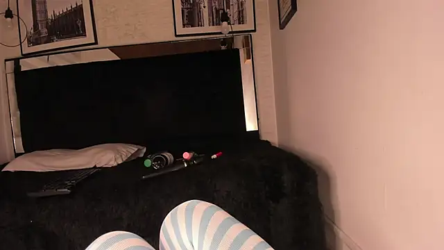 tylla_