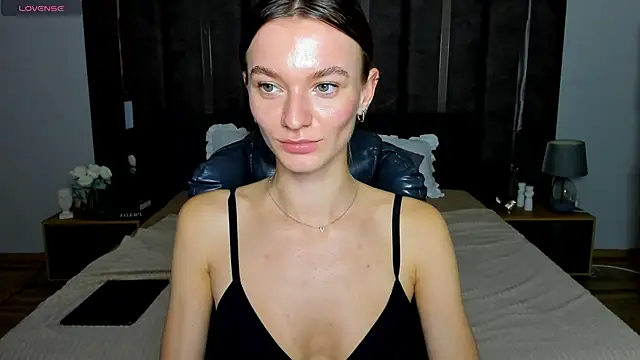  EvaToniz chat room
