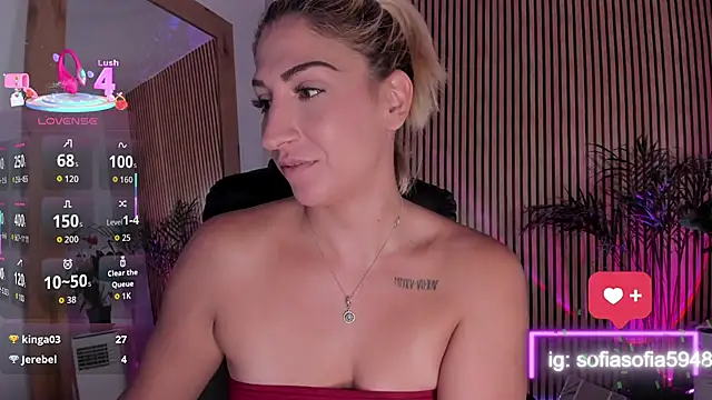 sofiah_ from StripChat is Freechat