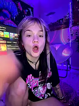 Cutiepiespanks's Stripchat show and profile