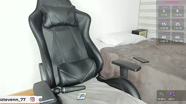 stevenn_77 - Stevenn_77's free webcam