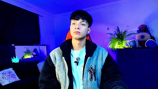 twink_sebas_ - Twink_sebas_'s free webcam - UK Sex Cams