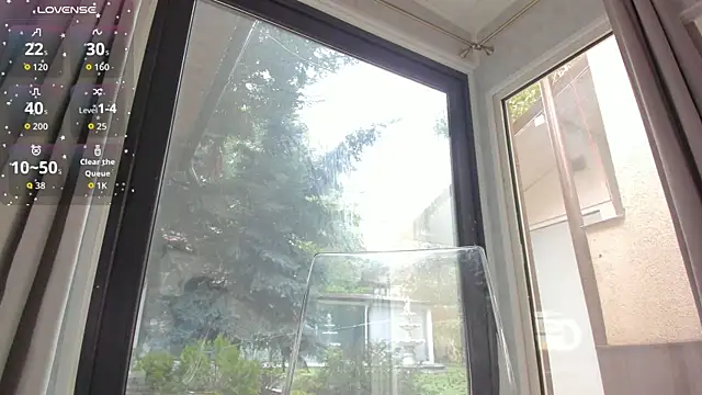 Ella_Vee