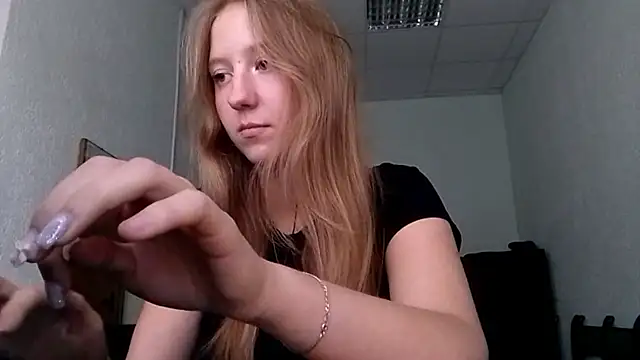  CarynFlaryn chat room