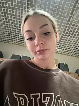 melissa_grr from StripChat is Freechat