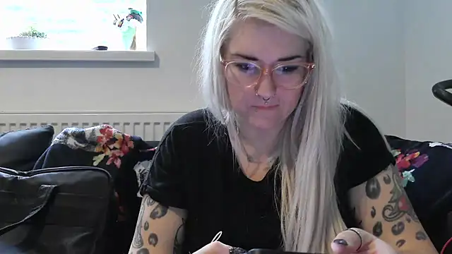 sizzling_indie36 - Sizzling_Indie36's free webcam - UK Sex Cams