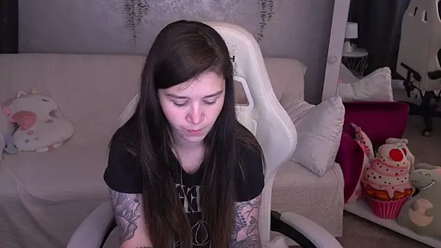 amellymilly - AmellyMilly's free webcam - UK Sex Cams
