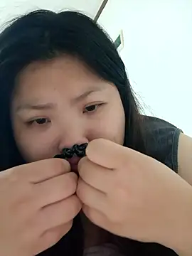 hello098712's Stripchat show and profile