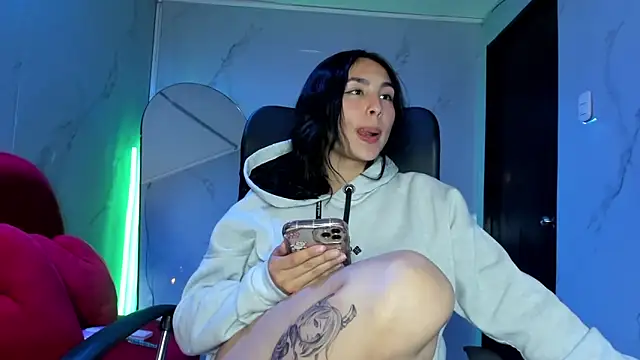 ChloeeTompson_