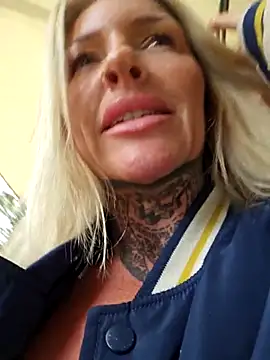 YourMommyBlair
