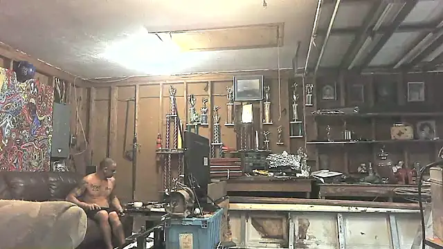 Buffshagswell's Stripchat show and profile