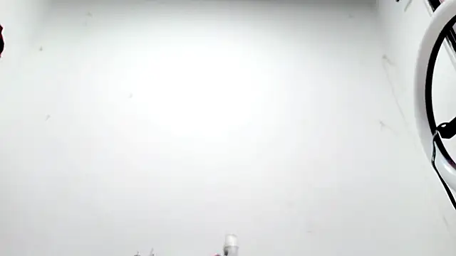 PetiteIvoryQueen19