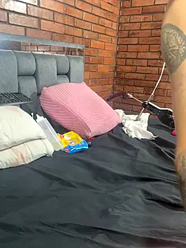 Couple_Gold69