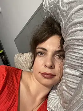 CurlyLara