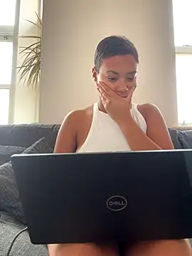 Melia_Rayne