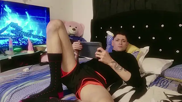 tyler_cat - Tyler_cat's free webcam - UK Sex Cams