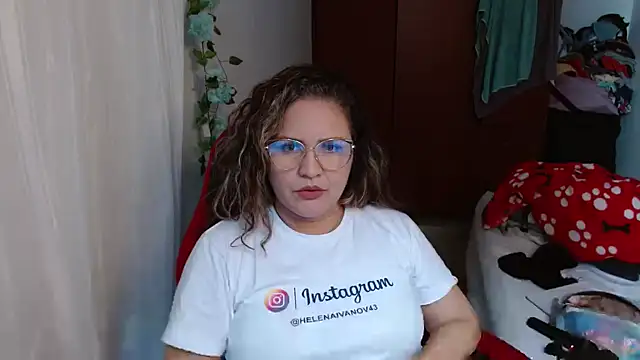 helenca43 - Helenca43's free webcam - UK Sex Cams