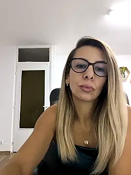  SukyGirl chat room