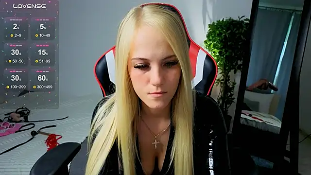emmi_crystal - Emmi_crystal's free webcam - UK Sex Cams