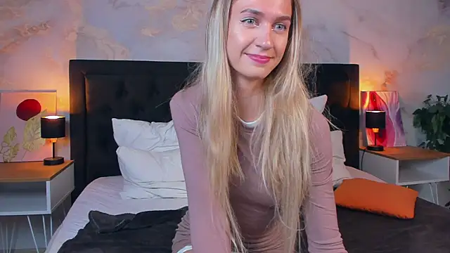  SerenaCrystall chat room