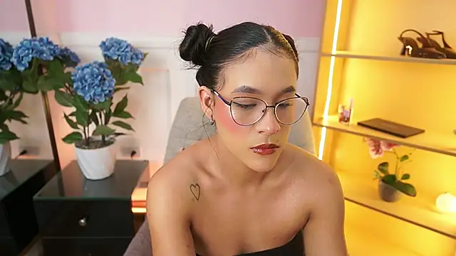 laurennmiles - LaurennMiles's free webcam - UK Sex Cams