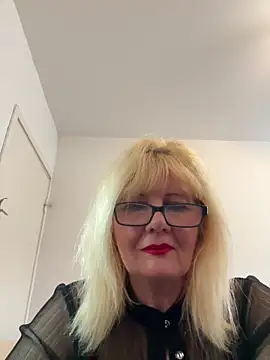boloshkablonda - BoloshkaBlonda's free webcam