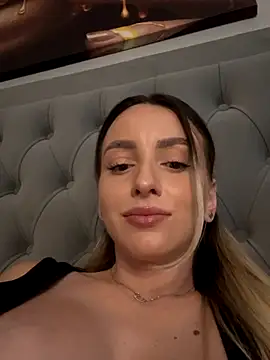 alexiswhit - AlexisWhit's free webcam - UK Sex Cams