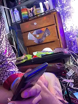 gurlnips