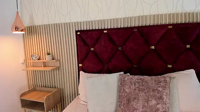 Laura_Ivy