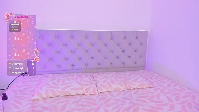  Nina_fox_0691 chat room