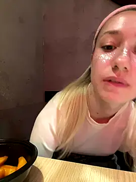 Lia__Love