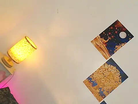 WildAsianHorseDICKts live cam