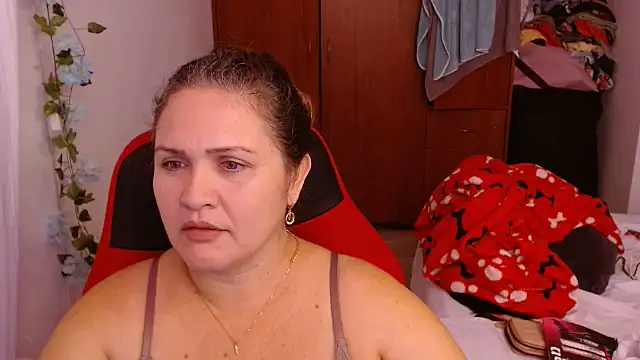 helenca43 - Helenca43's free webcam - UK Sex Cams