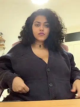 Curvydesifromgermany