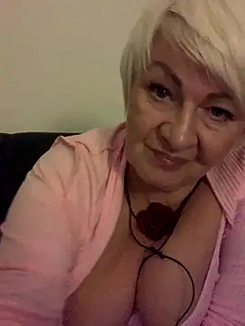 Laura_Millf