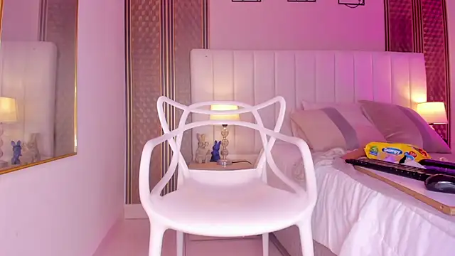 zoe_sky_