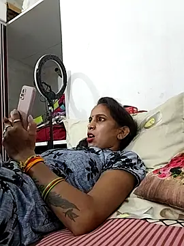 Hotty-Nidhi